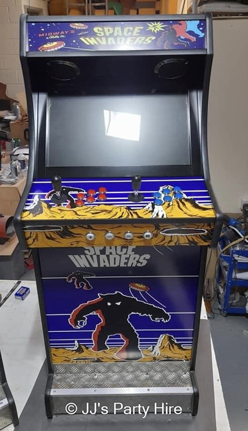 Retro Arcade Game Hire in Hampshire JJ's Party Hire